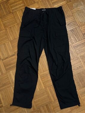 H&M Regular Fit Coupe Standard Black Water Repellent Cargo Pants